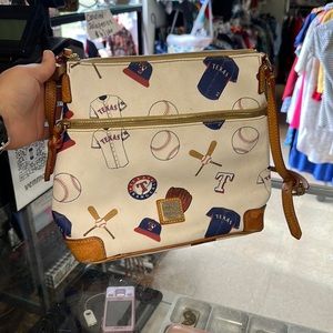 Dooney & bourke